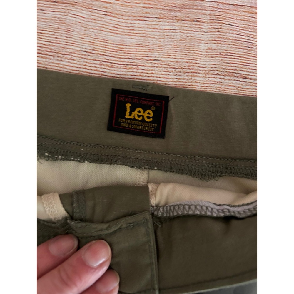 Ladies Lee Hunter green skort - Picture 3 of 7